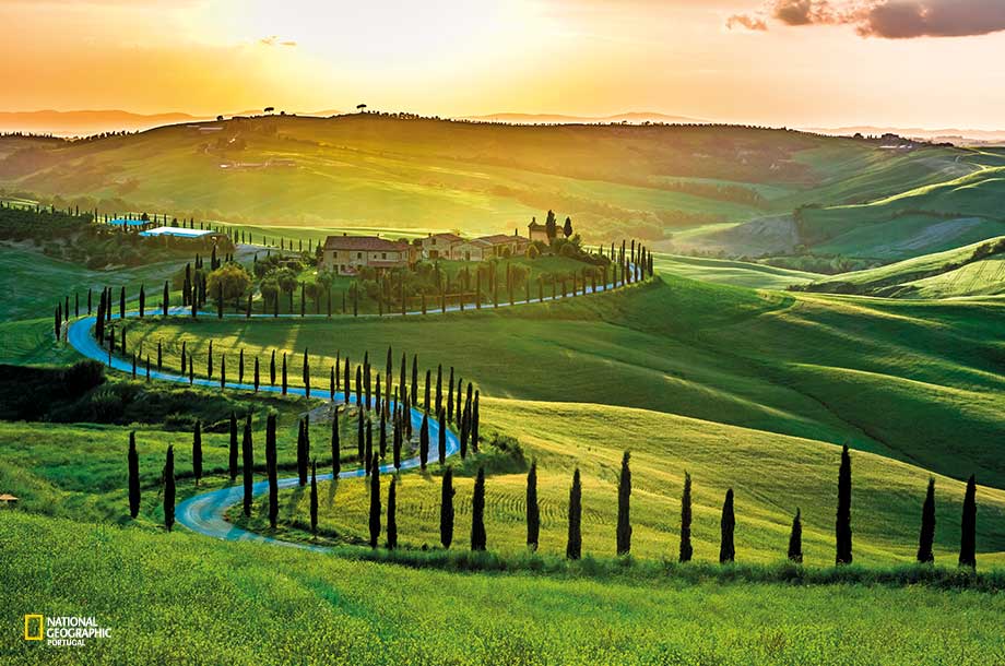 Colinas verdes na Toscana ao entardecer